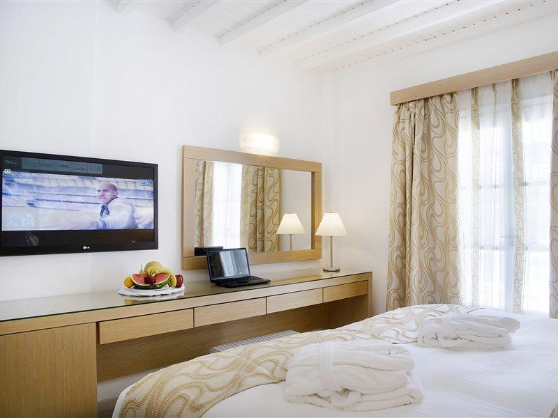 ดิออนนิซอส โฮเต็ล Hotel ออร์นอส ภายนอก รูปภาพ